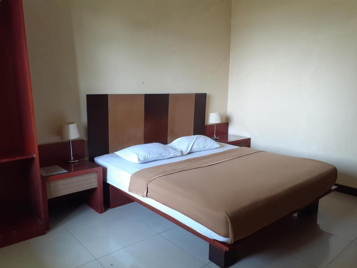 Surya Hotel & Resort Baturraden Buitenkant foto